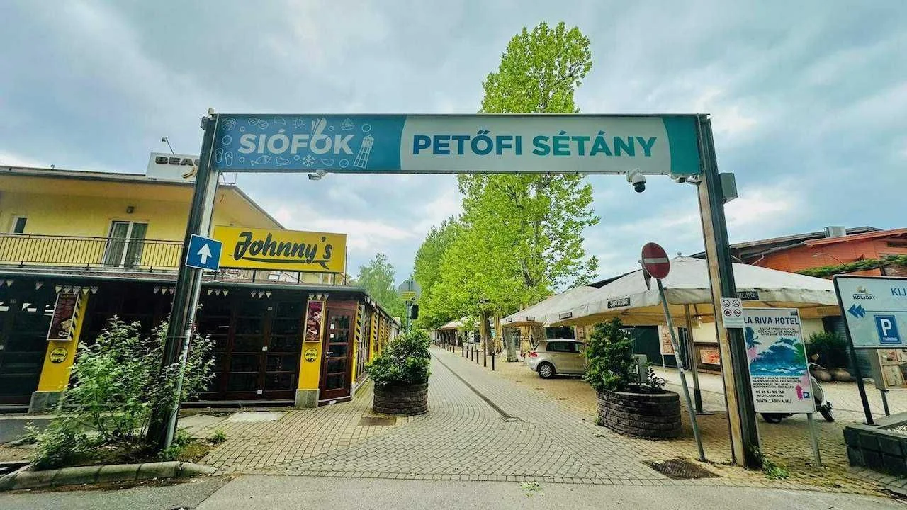 Így változna meg Siófok belvárosa