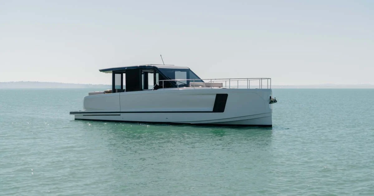Úszó luxuslakosztály – Wia 520 Hard Top | Vitorlázás Magazin