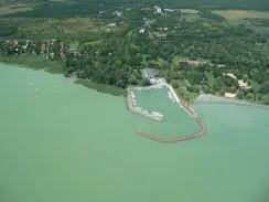 Folyamatosan fejlődik a zánkai marina