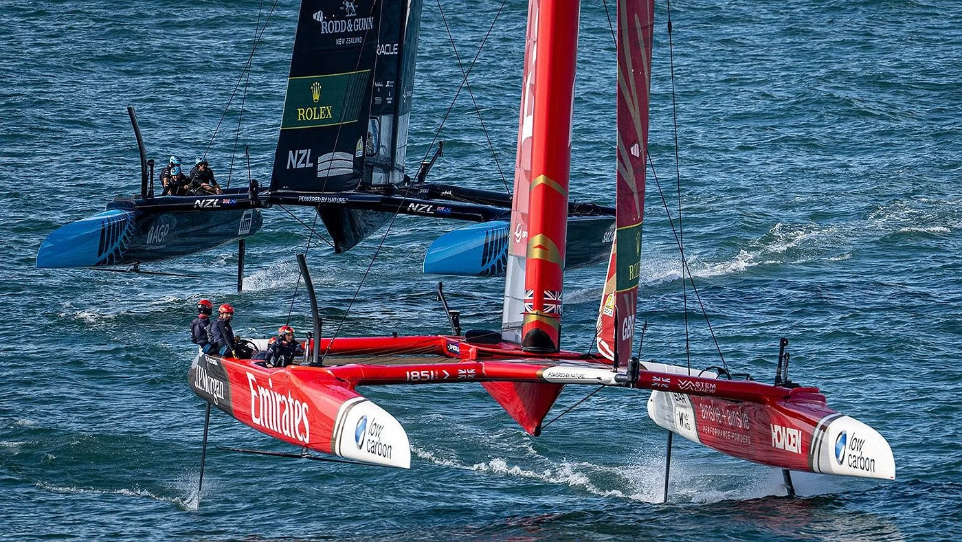 SailGP 2025 Abu Dhabi – Ma szezonzáró Nagydöntő – Élő közvetítés a vasárnapi futamokról 11 órától | HAJOZAS.HU