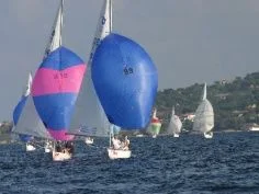 Egy magyar hajó az Arany csoportban a Dragon EB-n