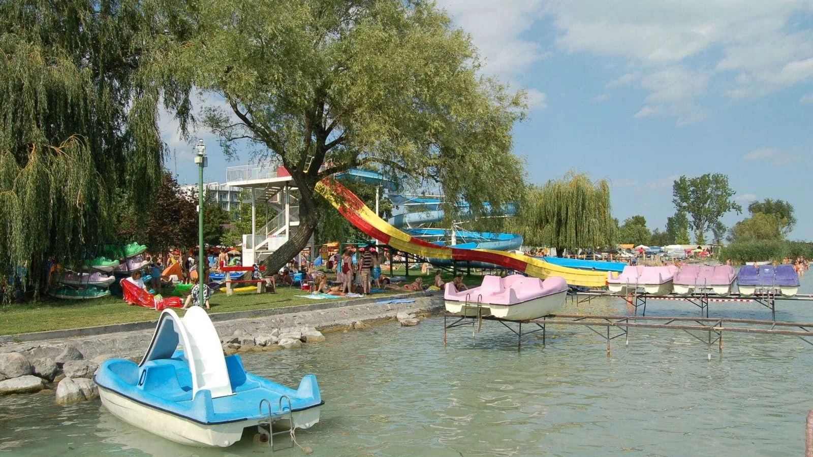 Újabb strandfejlesztés a Balatonnál